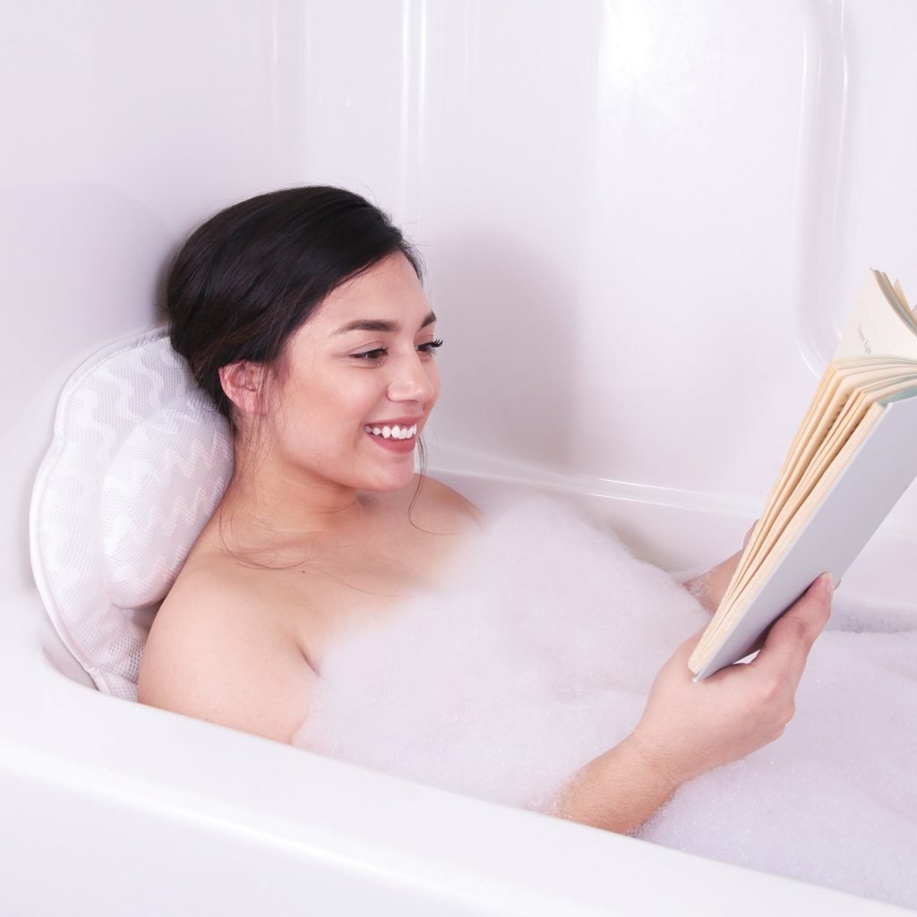 9 Best Tub Pillows To Improve Your Bathing Time