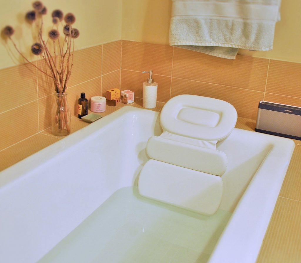 9 Incredibly Soft Tub Pillows To Improve Your Bathing Time