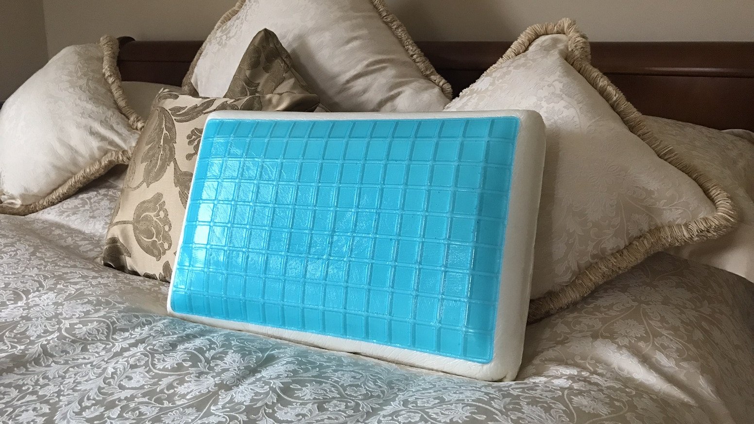 7 Best Cooling Pillows Reviewed in Detail (Summer 2023)