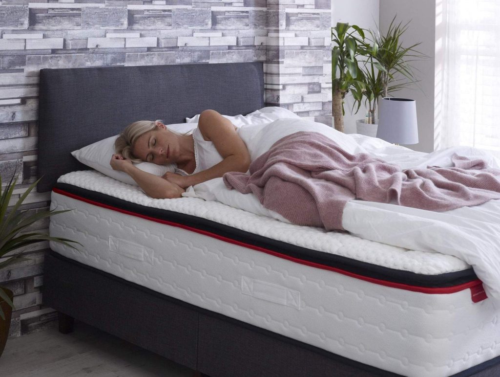 Top 8 Mattresses for Side Sleepers - Find The Best Support For Your Hips, Neck and Shoulders!