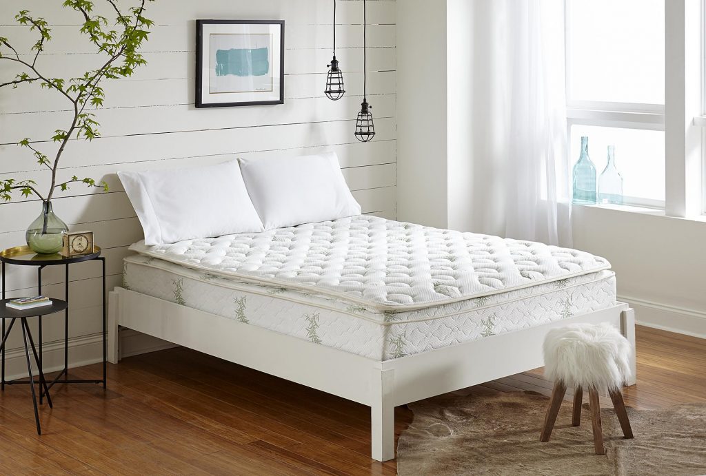 8 Best Mattresses for Side Sleepers - Find The Best Support For Your Hips, Neck and Shoulders!