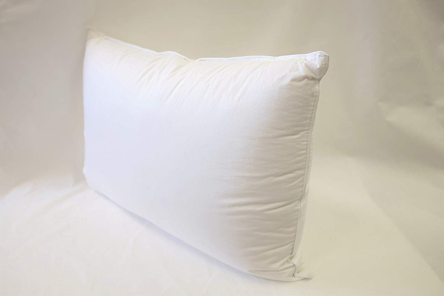 5 Best Thin Pillows Reviewed in Detail (Jul. 2021)﻿