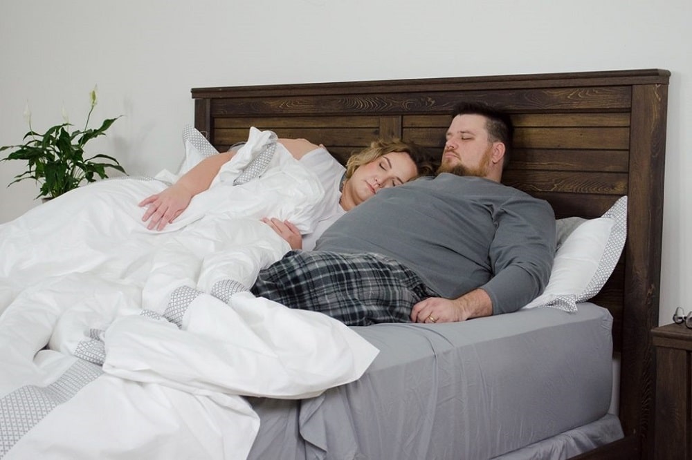 8 Best Sturdiest Bed Frames for a Heavy Person – Get the Best Support Possible