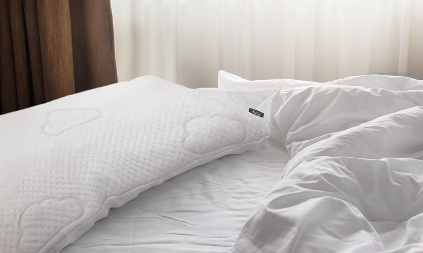 10 Best Pillows for Side Sleepers – Forget About Discomfort in Your Neck and Shoulders!