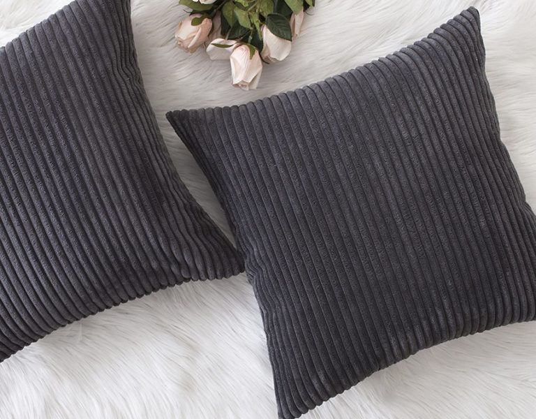 8 Best Pillow Shams Reviewed in Detail (Winter 2024)