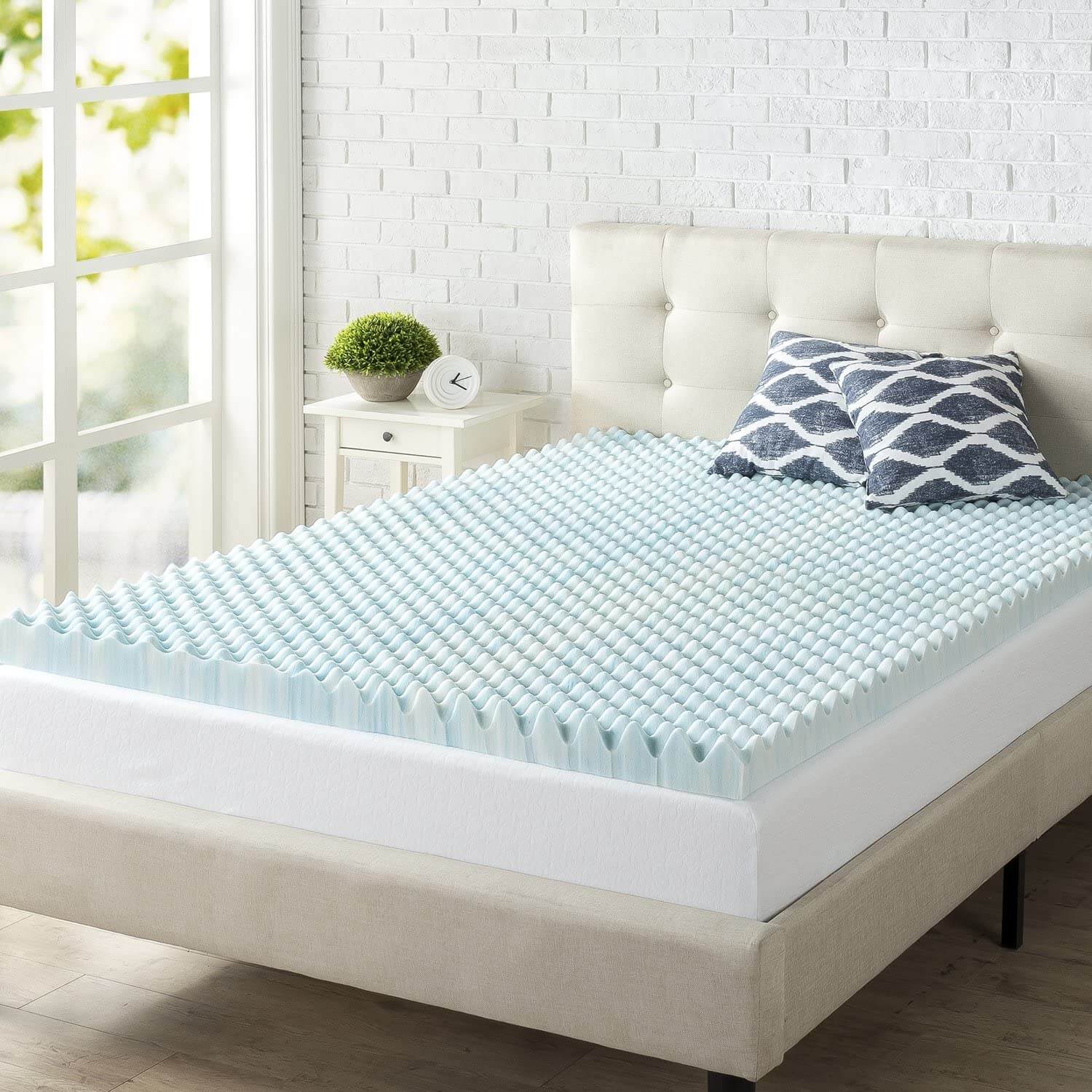 10 Best Egg Crate Mattress Toppers Reviewed In Detail (Spring 2024)