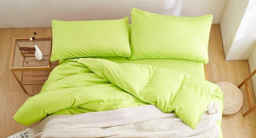 5 Best Color Bed Sheets to Hide Stains and Help Make Your Bed Look Gorgeous