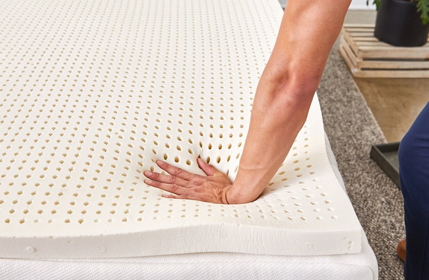 Mattress Pads vs. Mattress Toppers: What's the Difference?