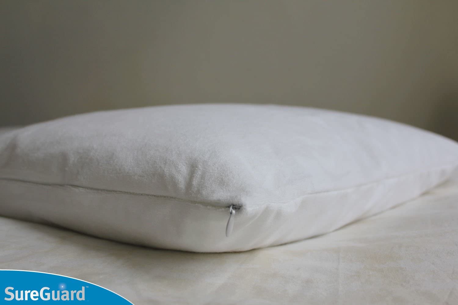 10 Best Pillow Protectors Reviewed in Detail (Feb. 2021)