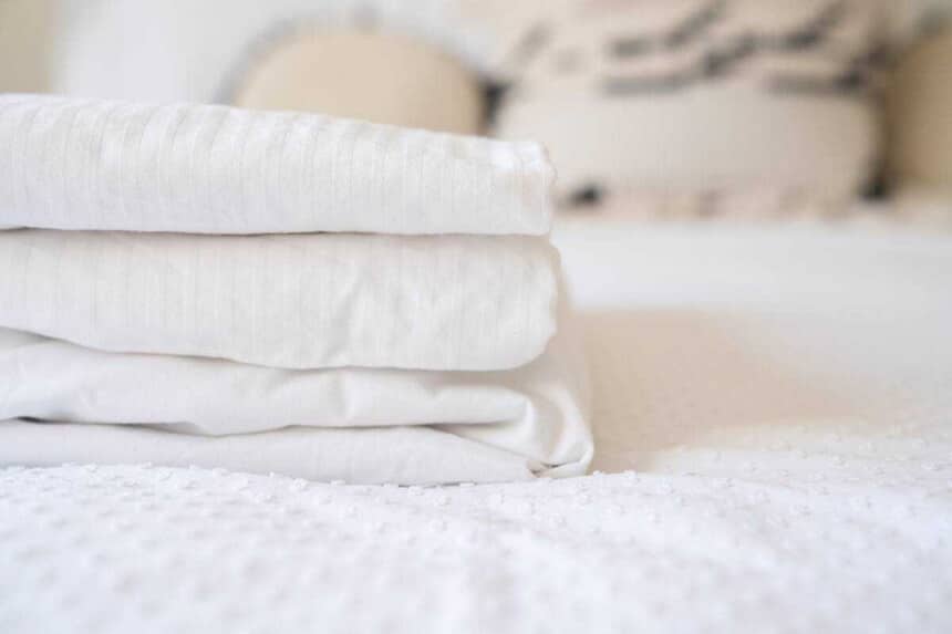 How to Fold a Fitted Sheet: Five Easiest Methods