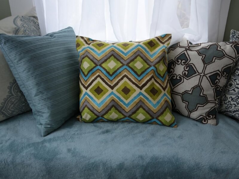 How to Make a Pillow: Six Different Pillow Styles and Ways