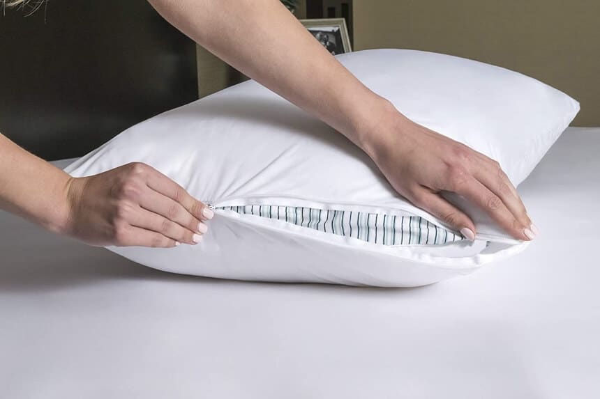 How to Wash a Pillow Properly Without Damaging It