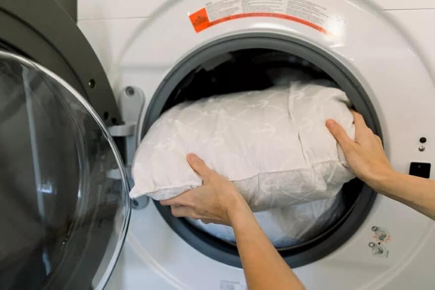 How to Wash a Pillow Properly Without Damaging It