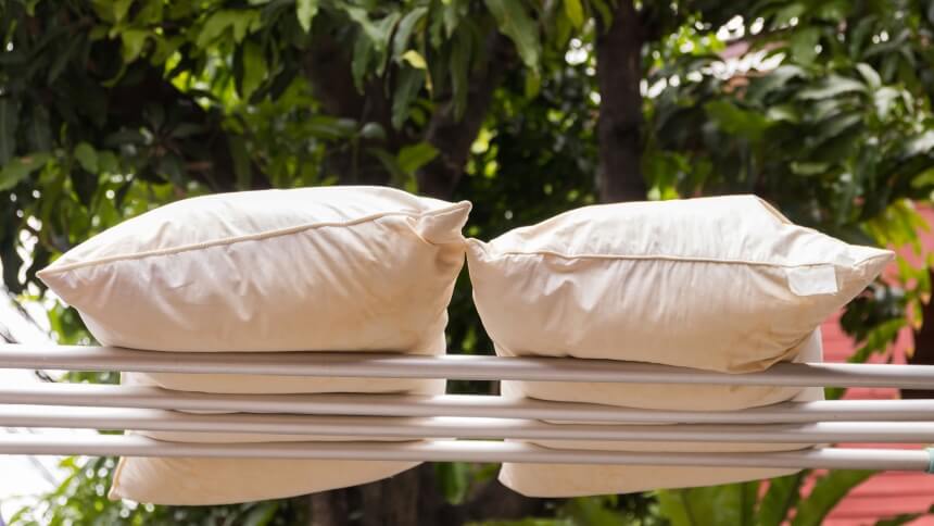 How to Wash a Pillow Properly Without Damaging It