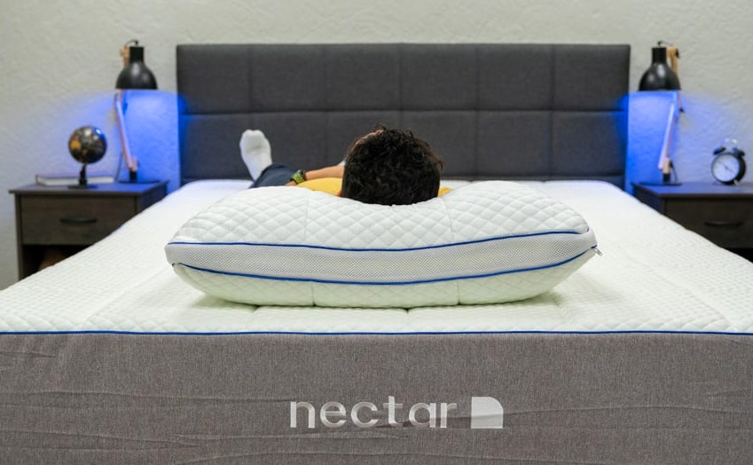 7 Best Fillings for Pillows Reviewed in Detail (Feb. 2022)