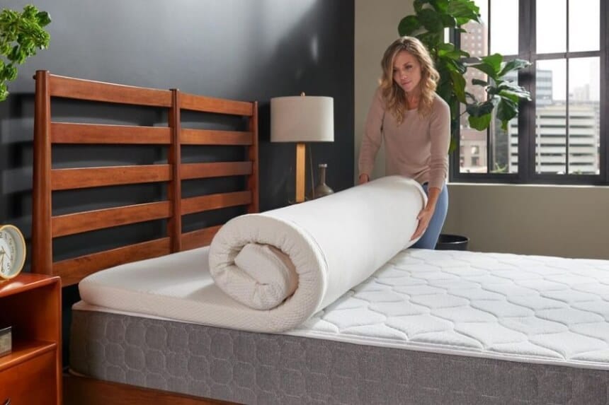 7 Best Firm Mattress Toppers to Offer You a Great Support (Summer 2022)