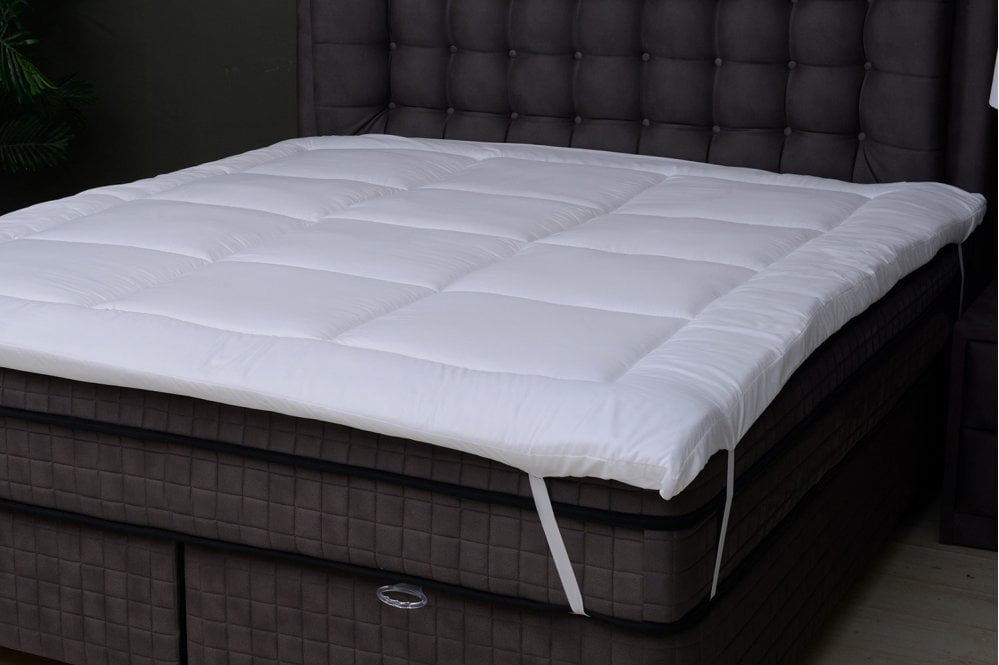 8 Best Mattress Toppers to Improve the Quality of Your Sleep