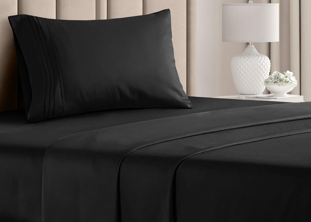 10 Best Lxury Sheets Reviewed in Detail (Summer 2024)