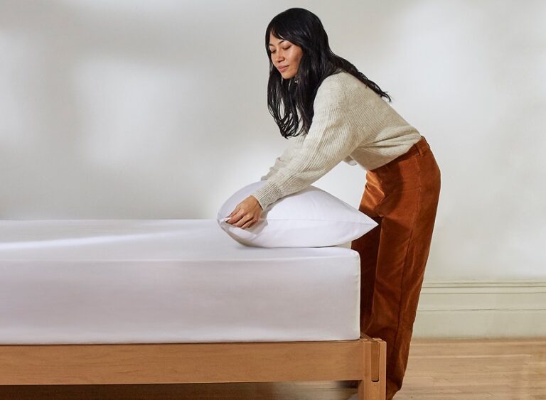 8 Best Sheets for Winter Reviewed in Detail (Winter 2024)