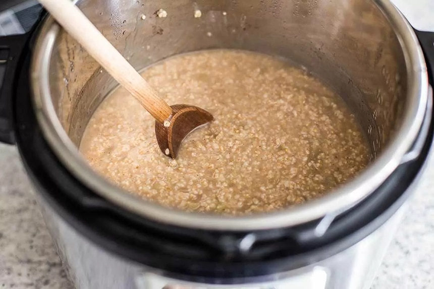 Oatmeal Before Bed – Benefits and Side Effects