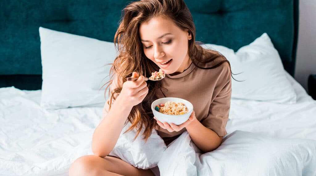 Oatmeal Before Bed – Benefits and Side Effects