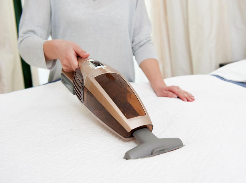 How to Dry a Mattress Quickly: 7 Effective Ways and Pro Tips (2023)