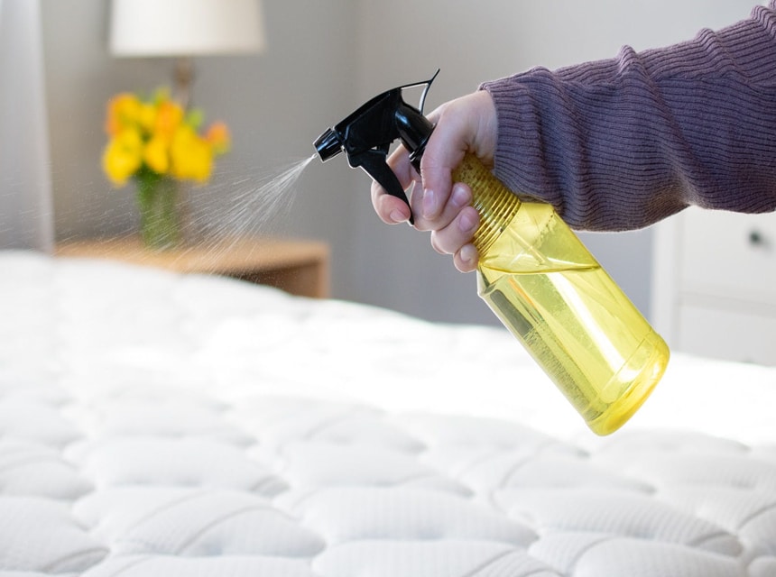 How to Dry a Mattress Quickly: 7 Effective Ways and Pro Tips (2023)