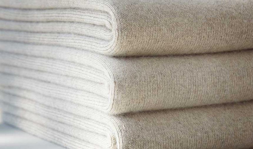 10 Best Wool Blankets - Extra Cozy and Warm
